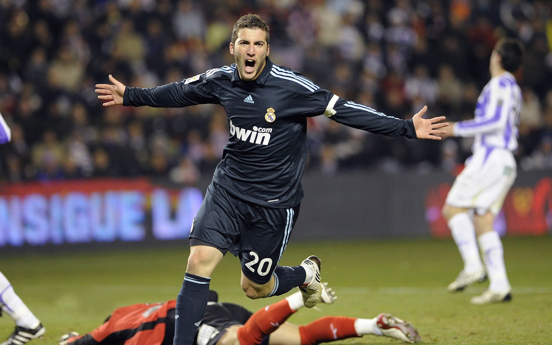 AYX官网-伤病潮影响西甲赛季节奏